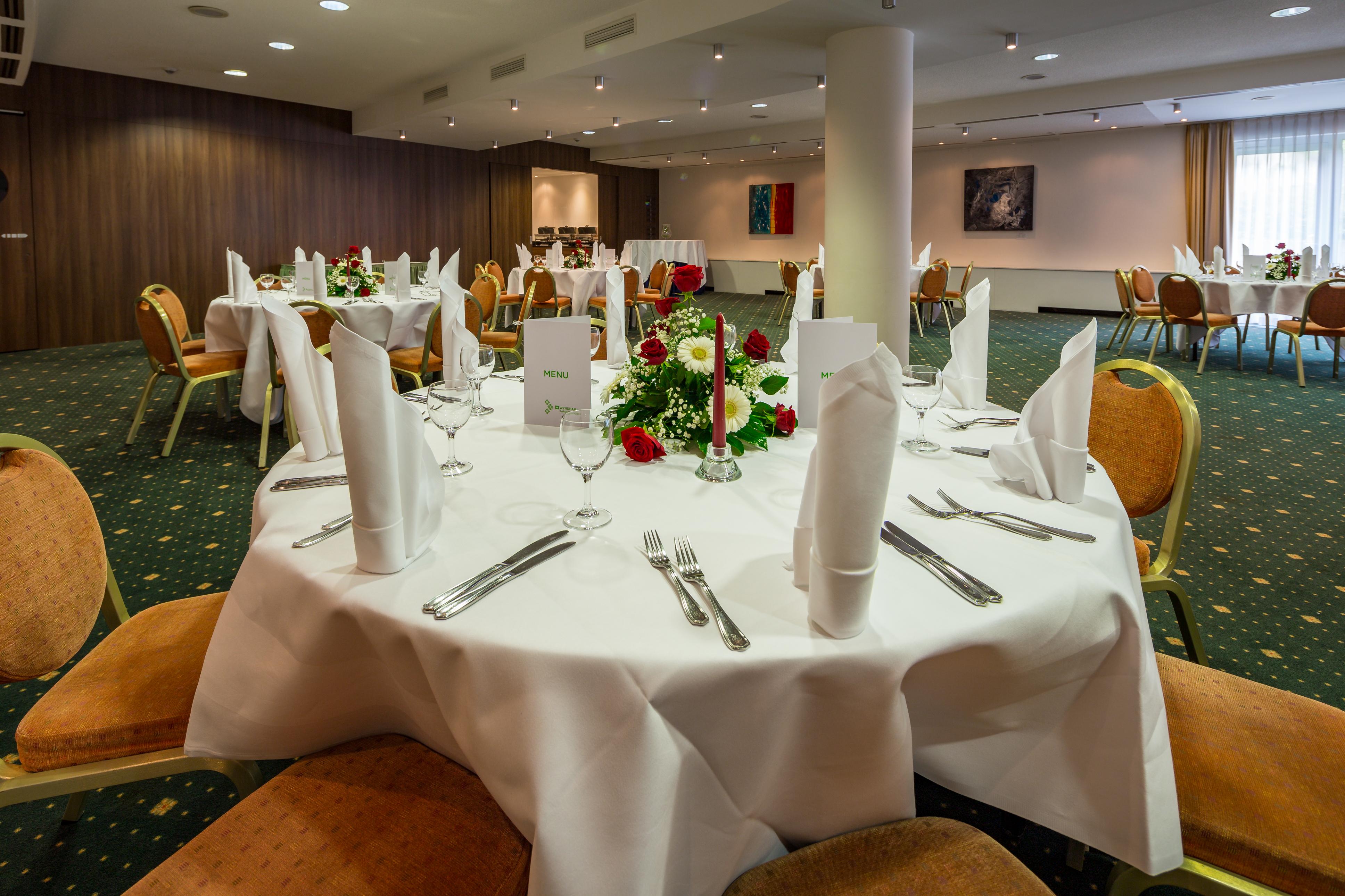 Ramada By Wyndham Dresden Hotel Luaran gambar